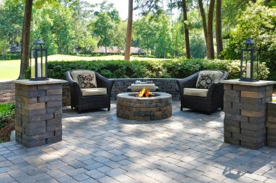 Paver Patio with Built-In Seating